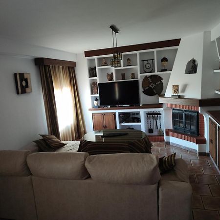 Casa Laura Villa อิซนาฮาร์ ภายนอก รูปภาพ